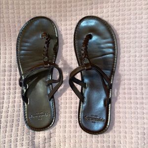 Very gently worn flip flops 👡